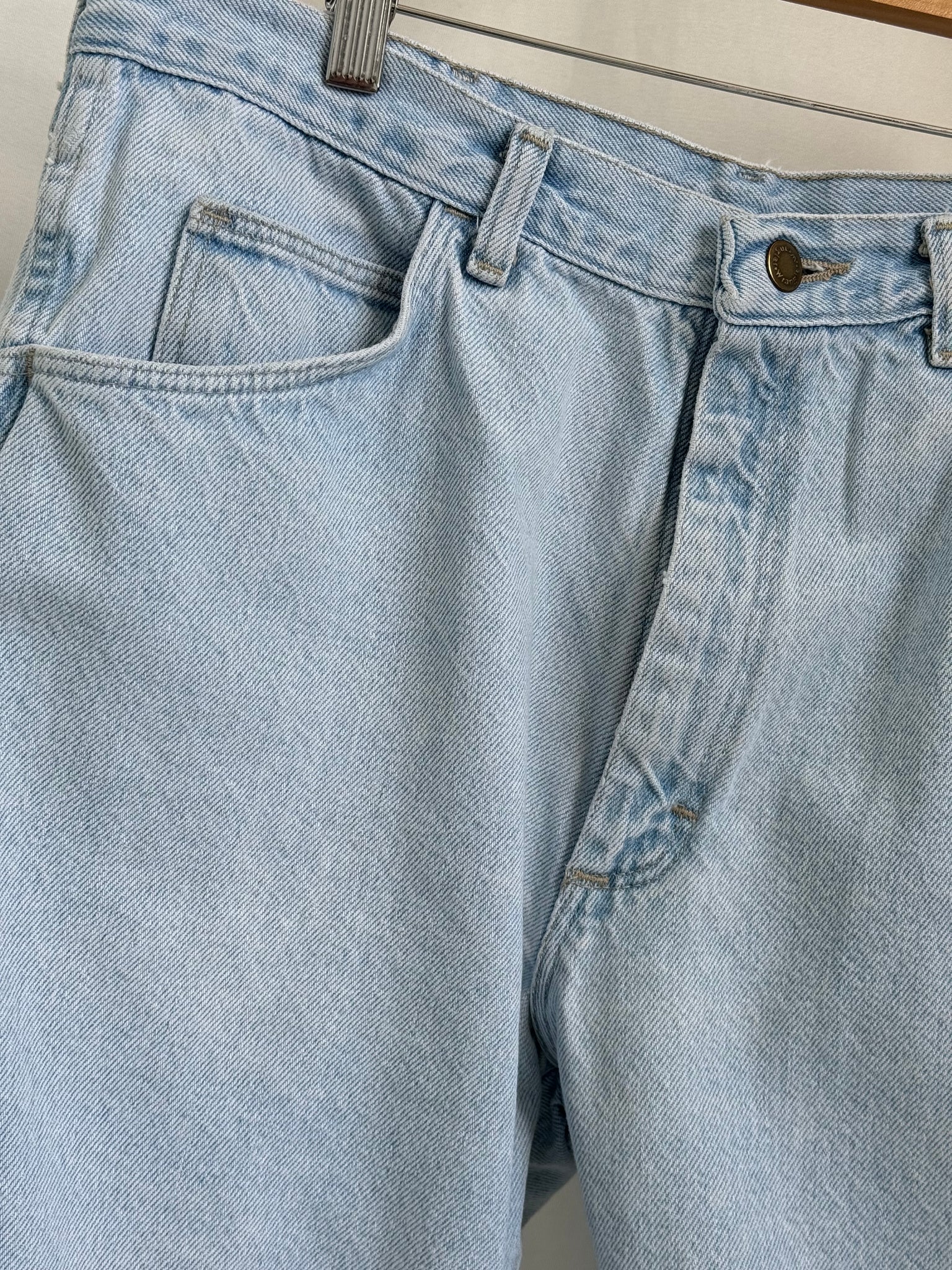 Vintage Unisex Wrangler Light Wash Denim Shorts