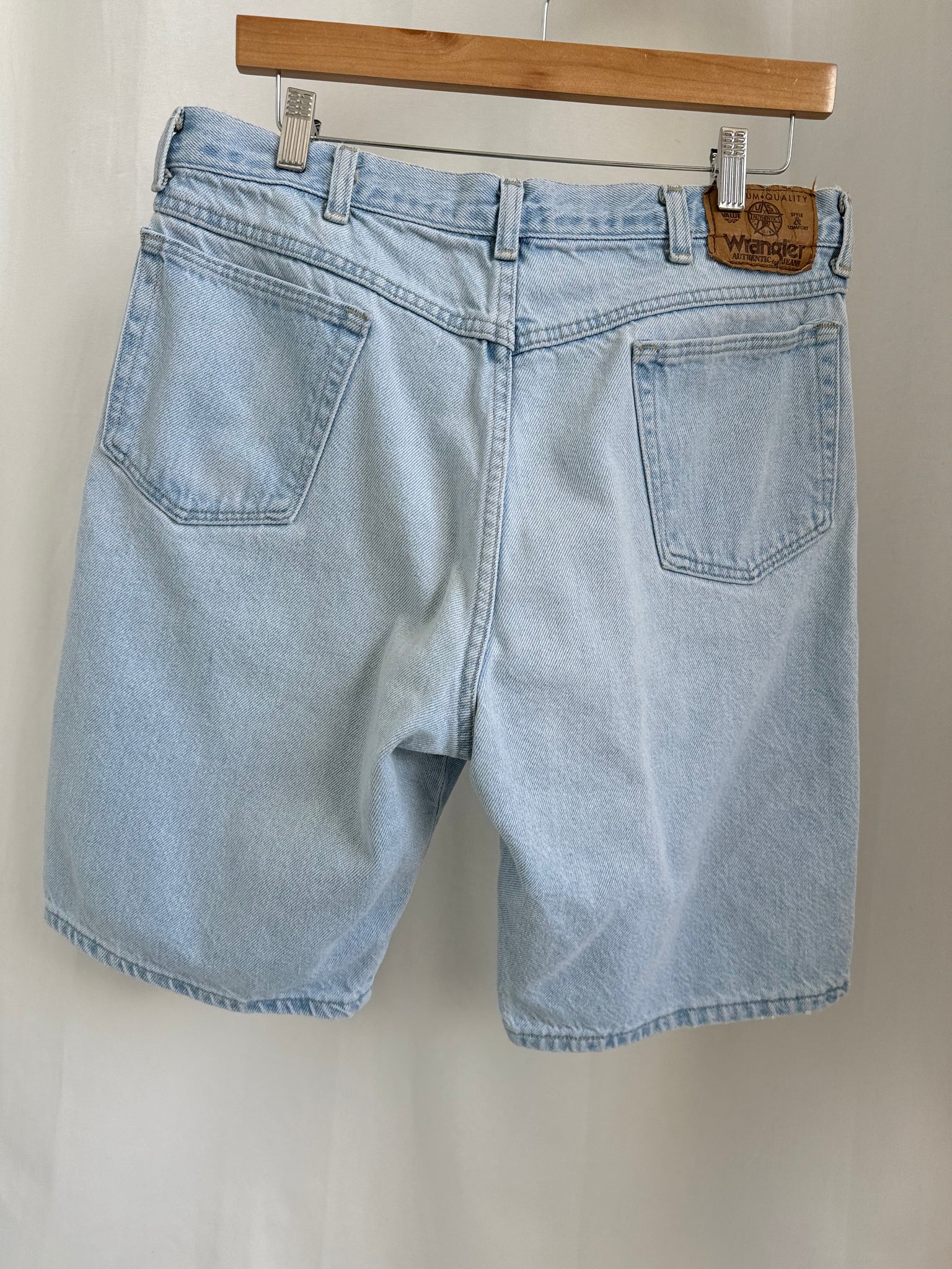 Vintage Unisex Wrangler Light Wash Denim Shorts