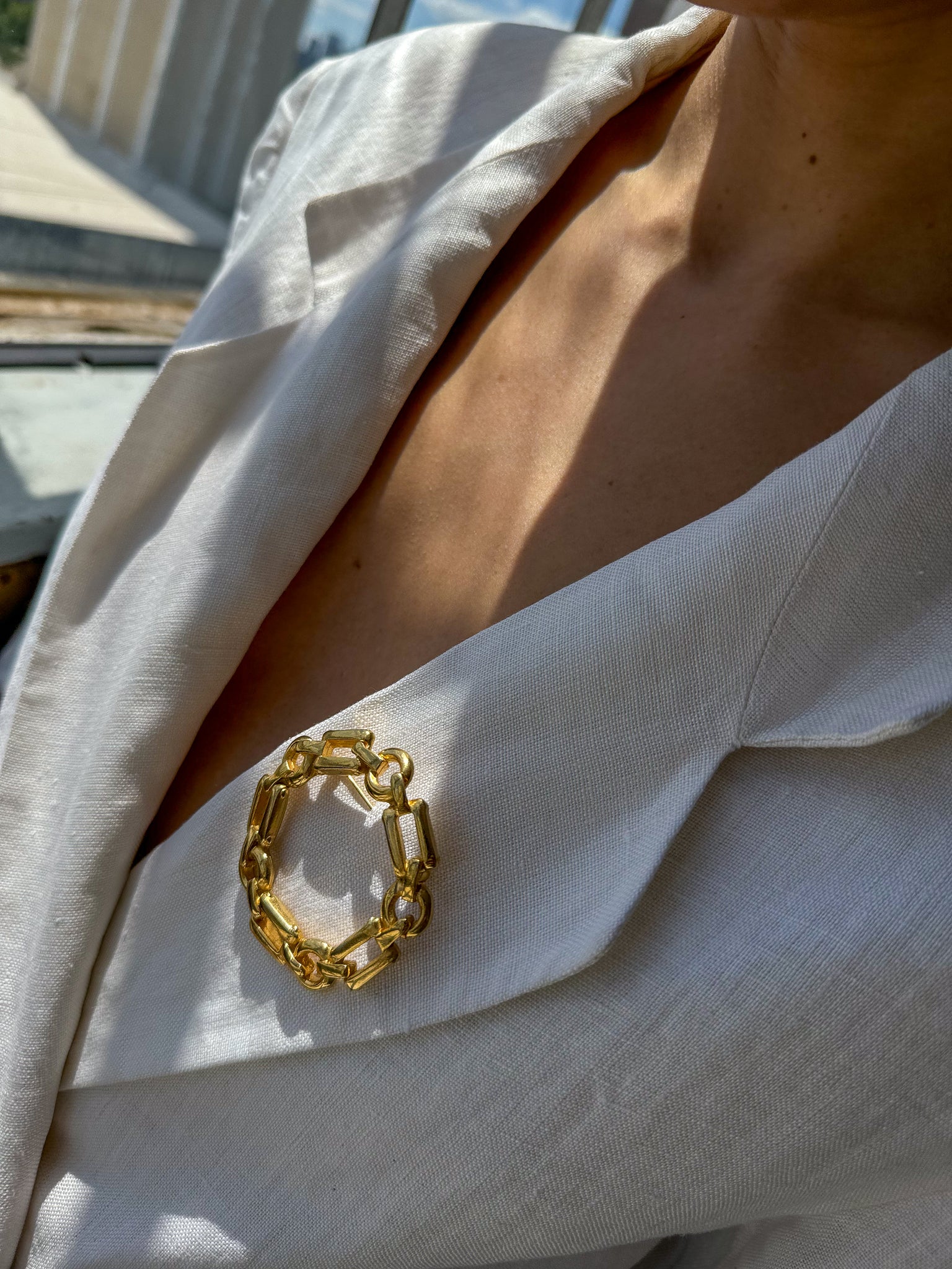 Vintage Gold Tone Circular Chain Brooch